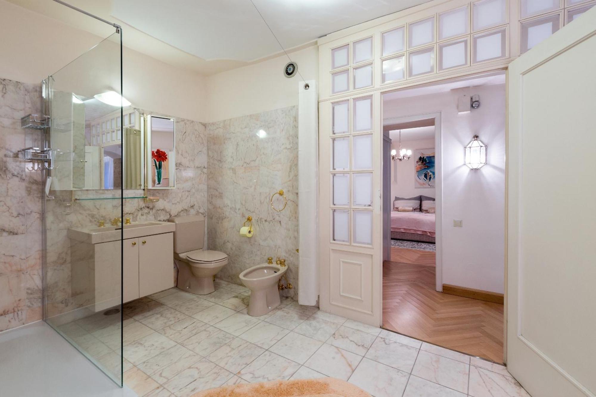 Apartment Sonnenfelsgasse Виена Екстериор снимка